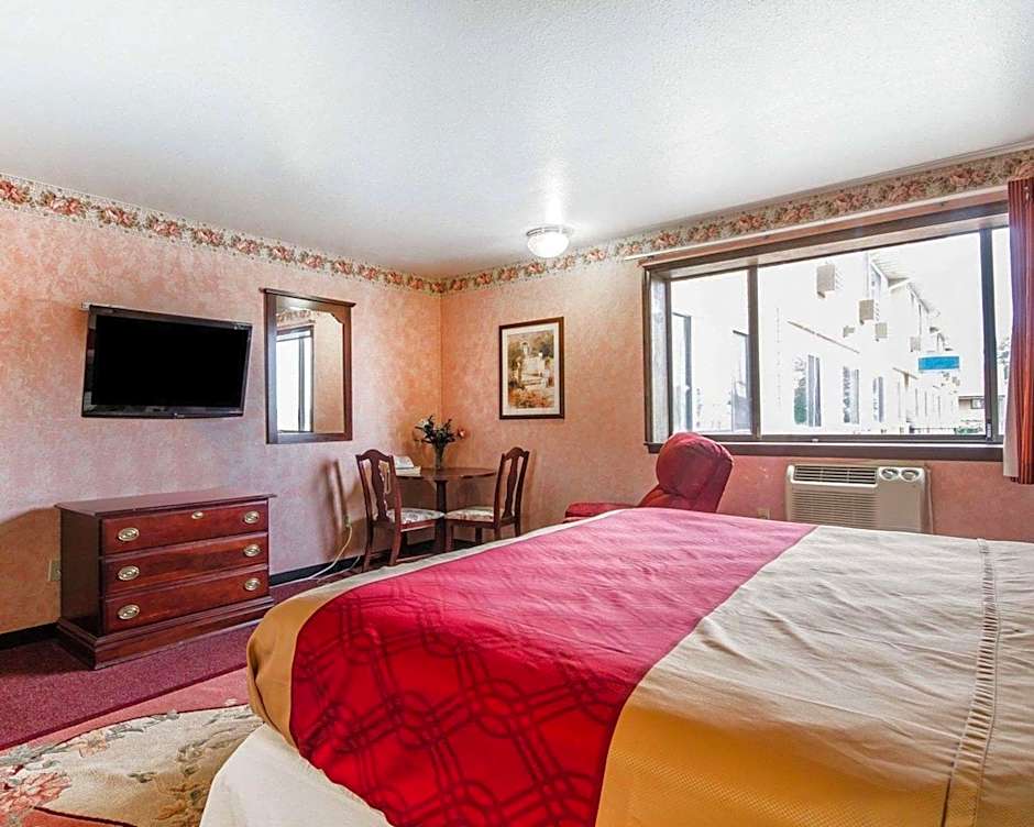 Rodeway Inn & Suites Madison East