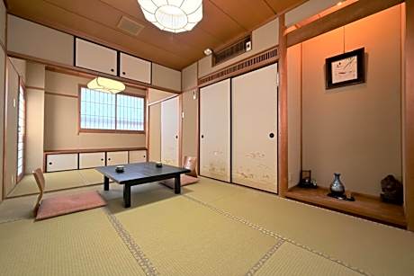 Japanese-Style Quadruple Room