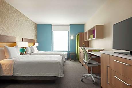 Queen Studio with Two Queen Beds - Non-Smoking
