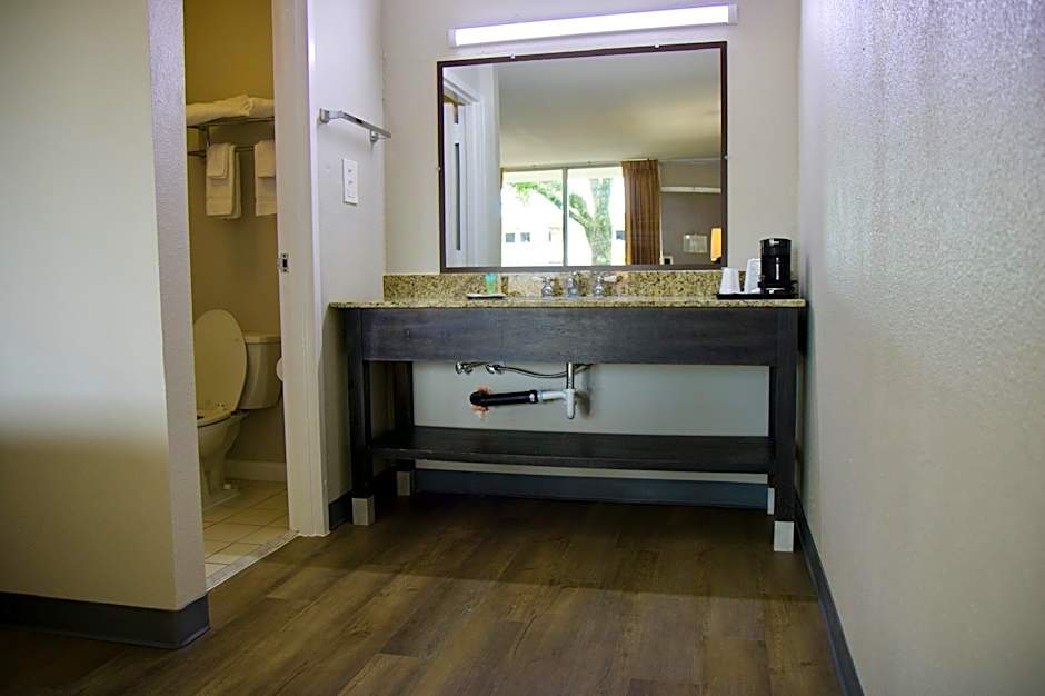 Heritage Inn by Capital O Baton Rouge I 10