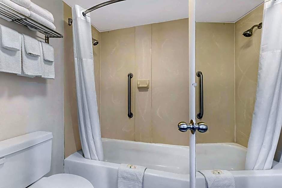 Quality Inn & Suites Easley - Greenville