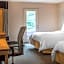 The Woodlands Inn