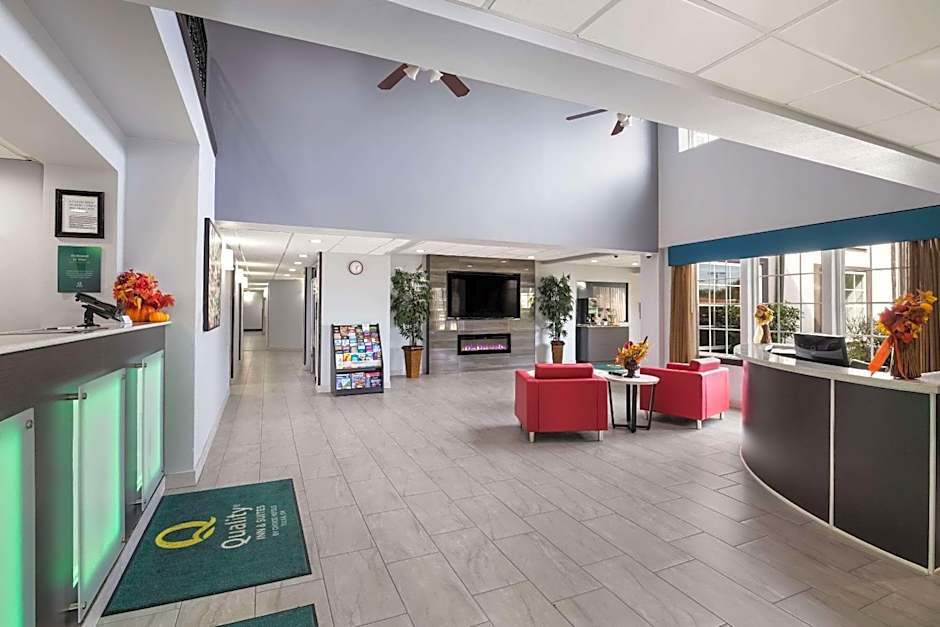 Quality Suites I-44
