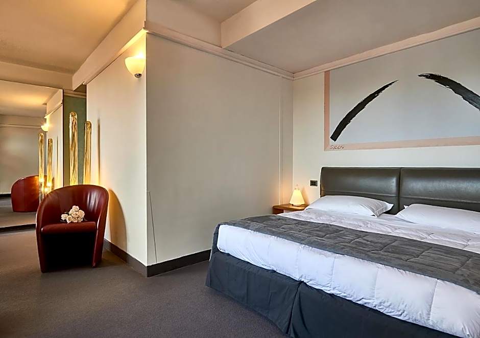 Albornoz Palace Hotel