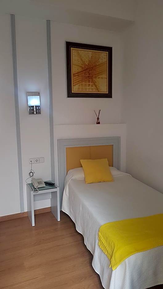 Hotel y Apartamentos Doña Lola