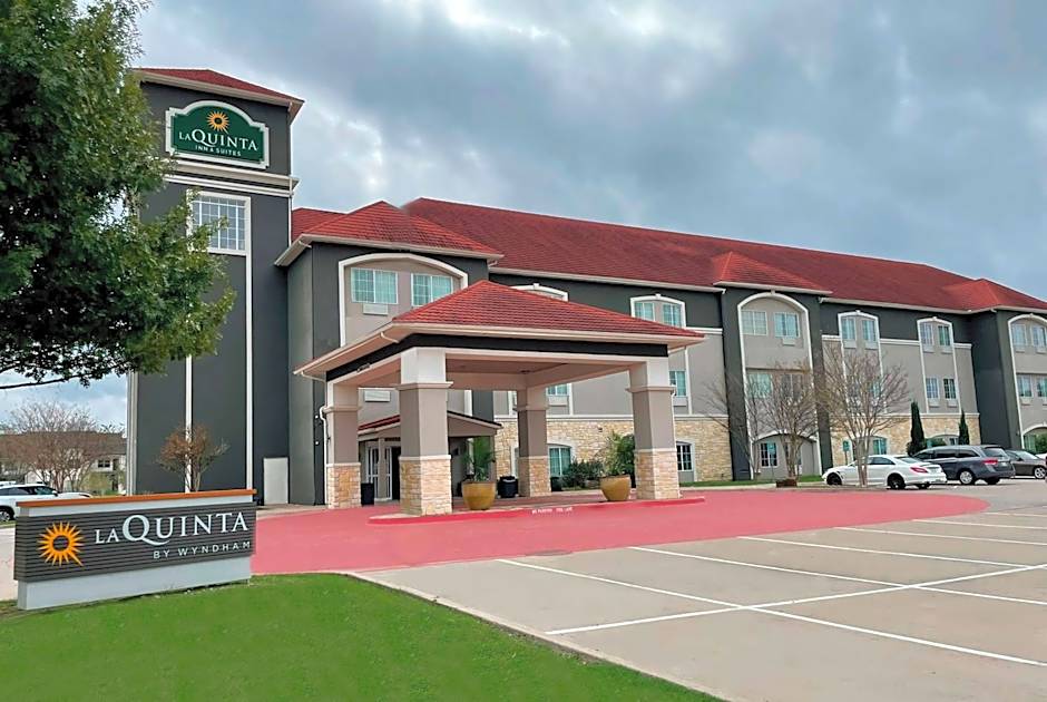 La Quinta Inn & Suites by Wyndham Waxahachie