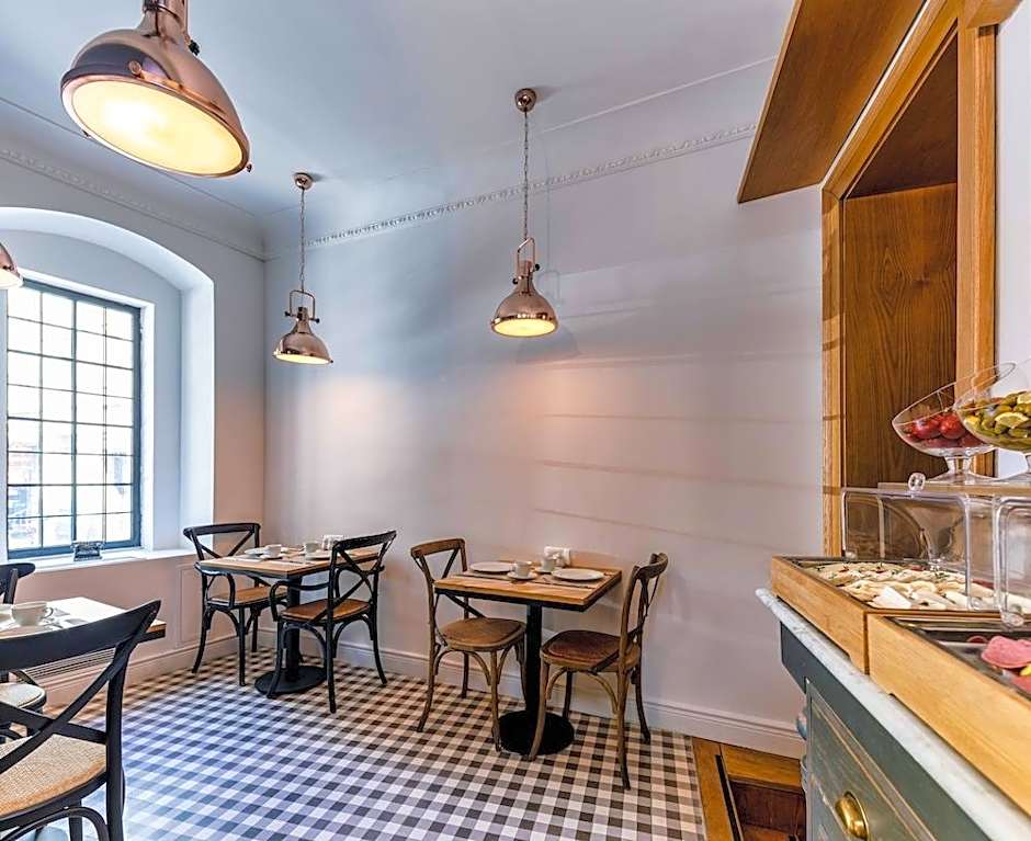 Petros Boutique Hotel