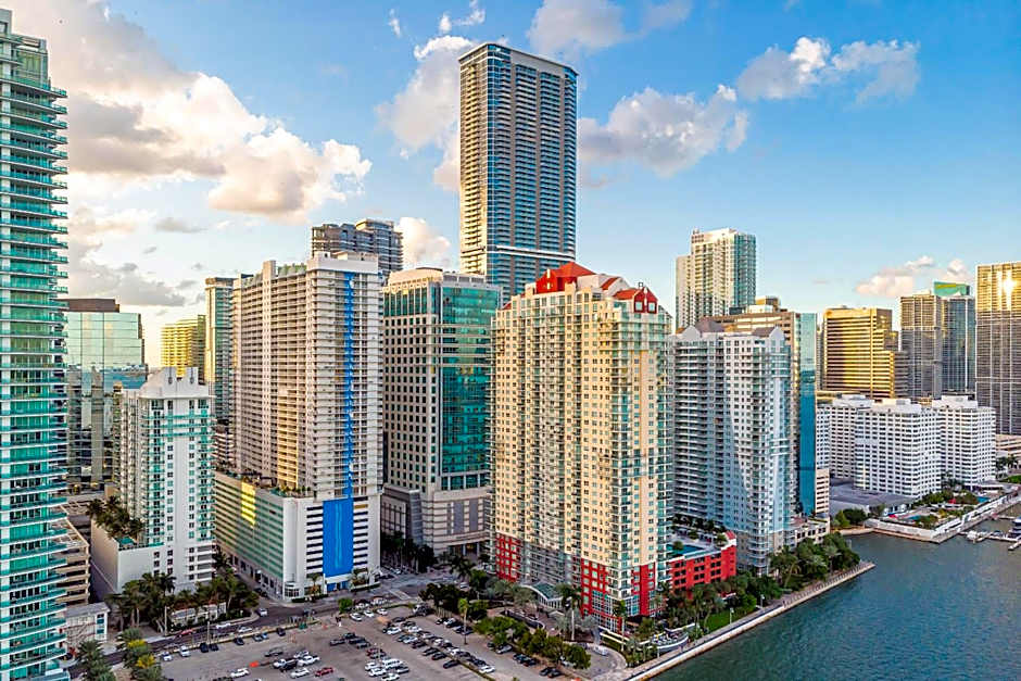 The Club at Brickell Bay Luxury Suites