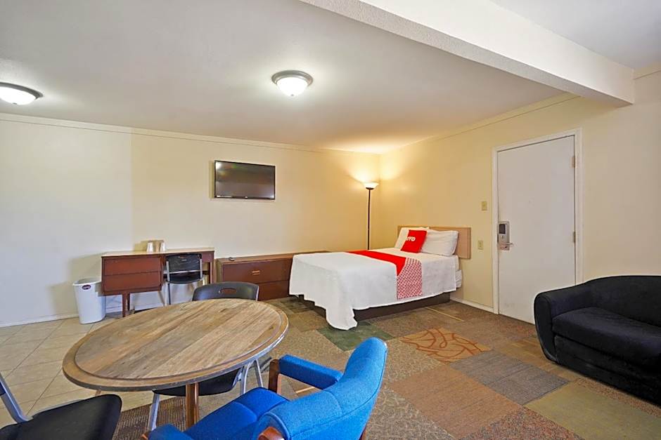 OYO Hotel Alpine TX near University