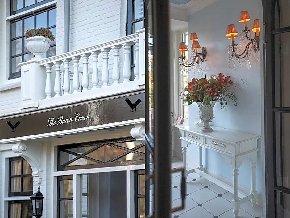 B & B Hotel The Baron Crown