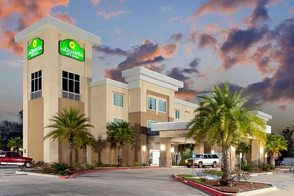 La Quinta Inn & Suites by Wyndham Lake Charles-Westlake