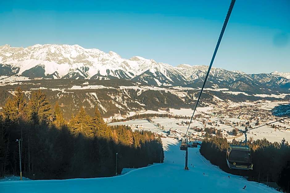 Mountain Hotel & Hostel