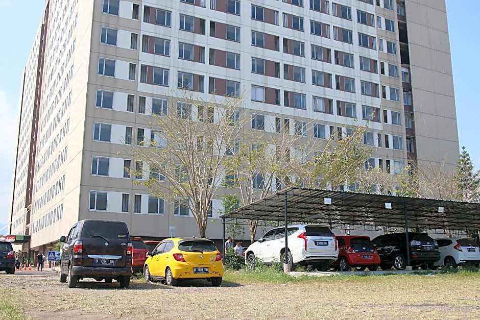 Emerald Apartel by RM.