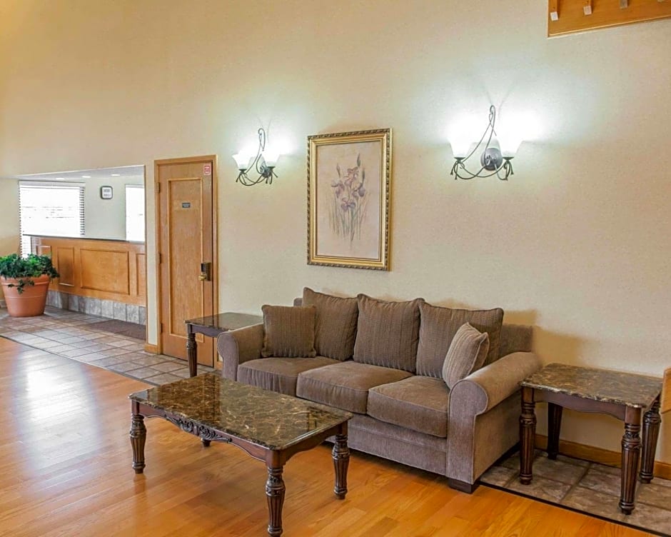 Quality Inn & Suites Indianapolis Northwest