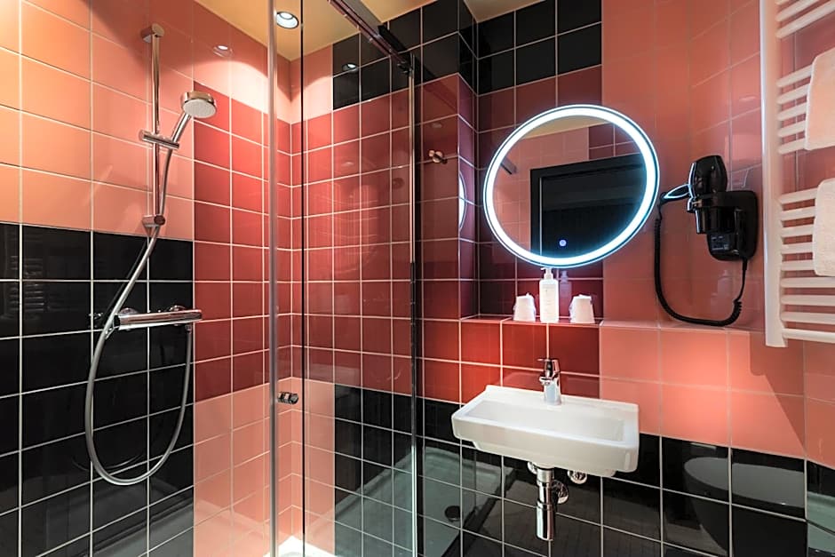 Libertel Canal Saint Martin