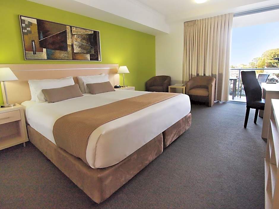 Oaks Townsville Gateway Suites