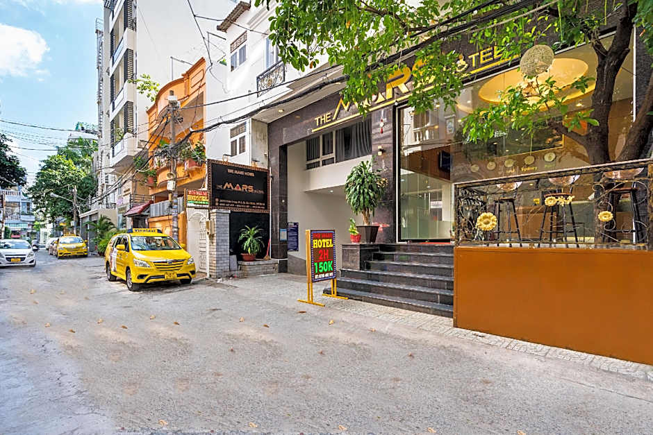 King Hotel Saigon Airport