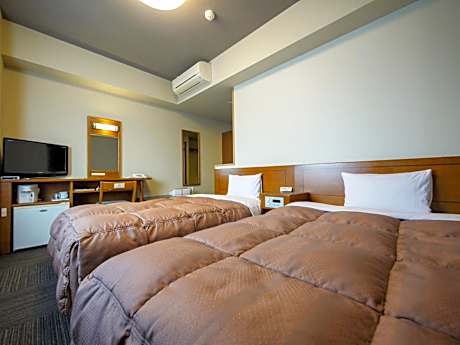 Twin Room - Smoking - No Daily Cleaning