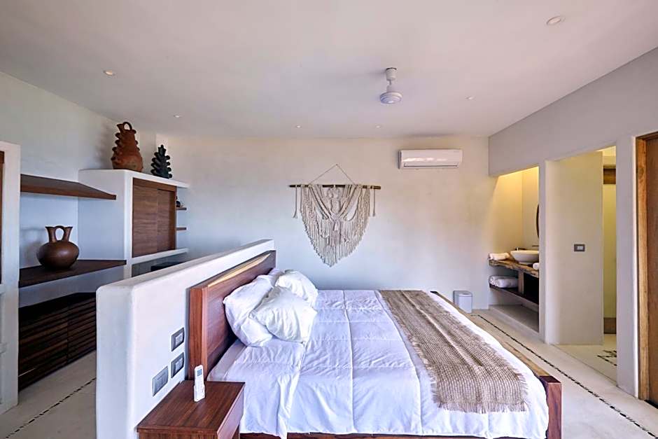 Casa Roni by Xeno - 5 Bedroom Luxury Villa with Ocean View