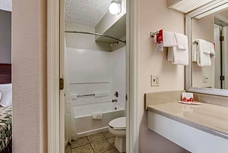 2 Double Beds, Smoking