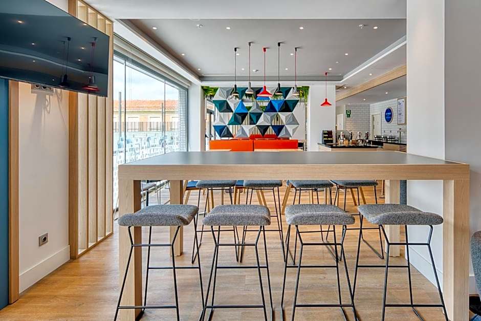 Holiday Inn Express Madrid Airport By IHG