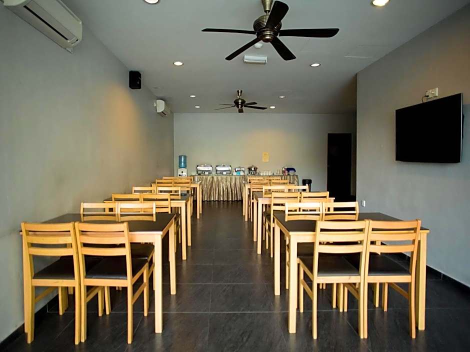 Golden Court Hotel @ Tun Abdul Razak