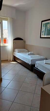 Twin Room with Shower