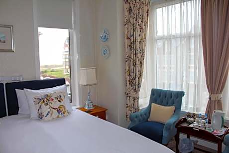 Deluxe Double or Twin Room with Sea View