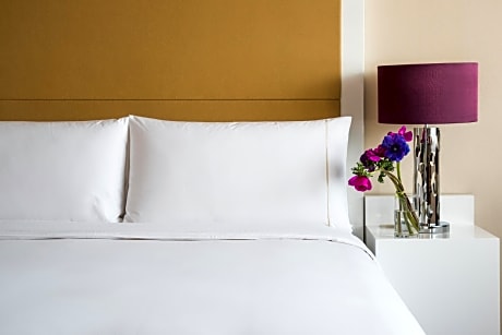 Junior Suite, King, Skyline View