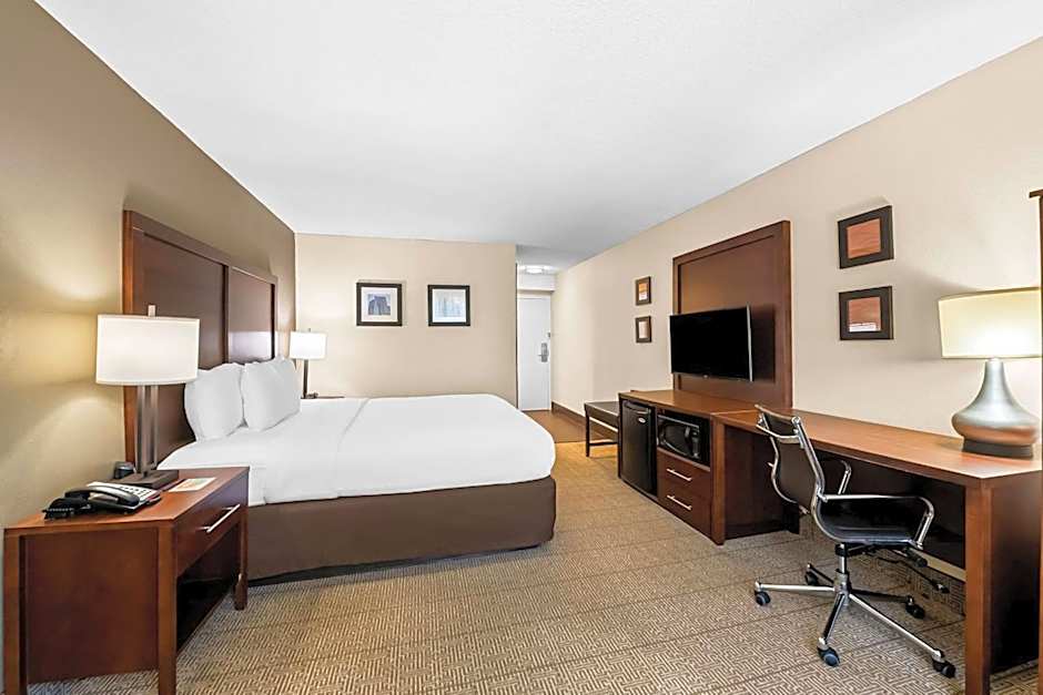 Comfort Inn & Suites Durham near Duke University