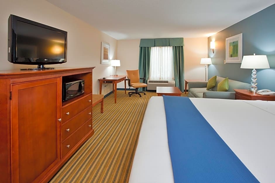 Holiday Inn Express Hotel & Suites Fredericksburg By IHG