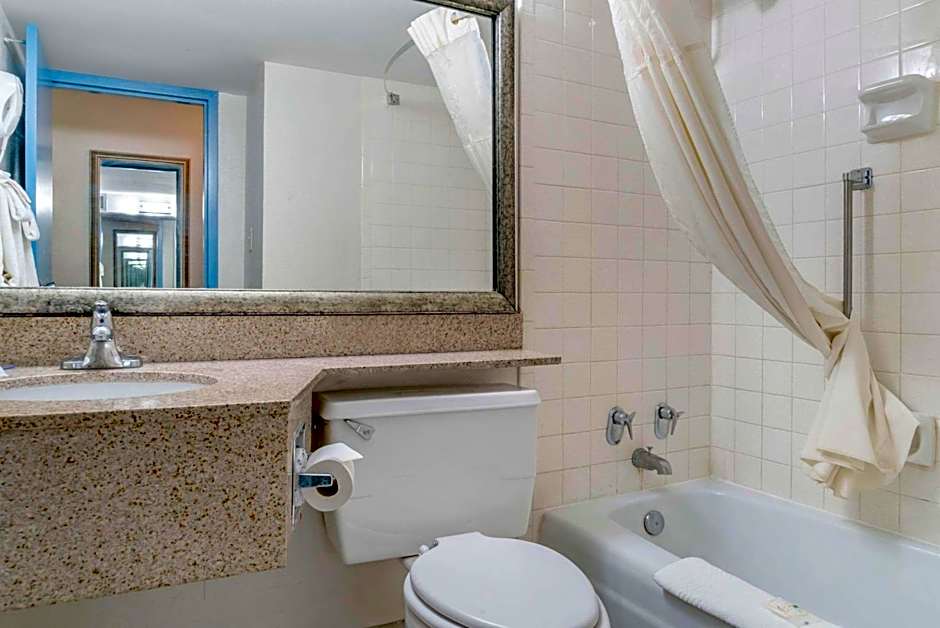 Quality Inn & Suites Banquet Center