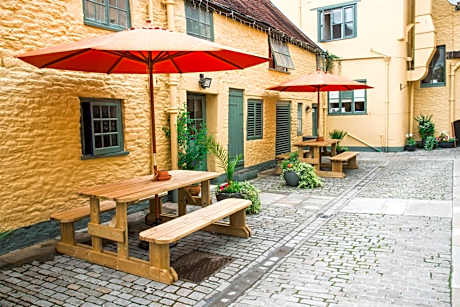The Dolphin Hotel