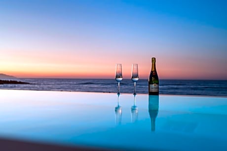 Beachcomber Suite - Beachfront with Private Pool