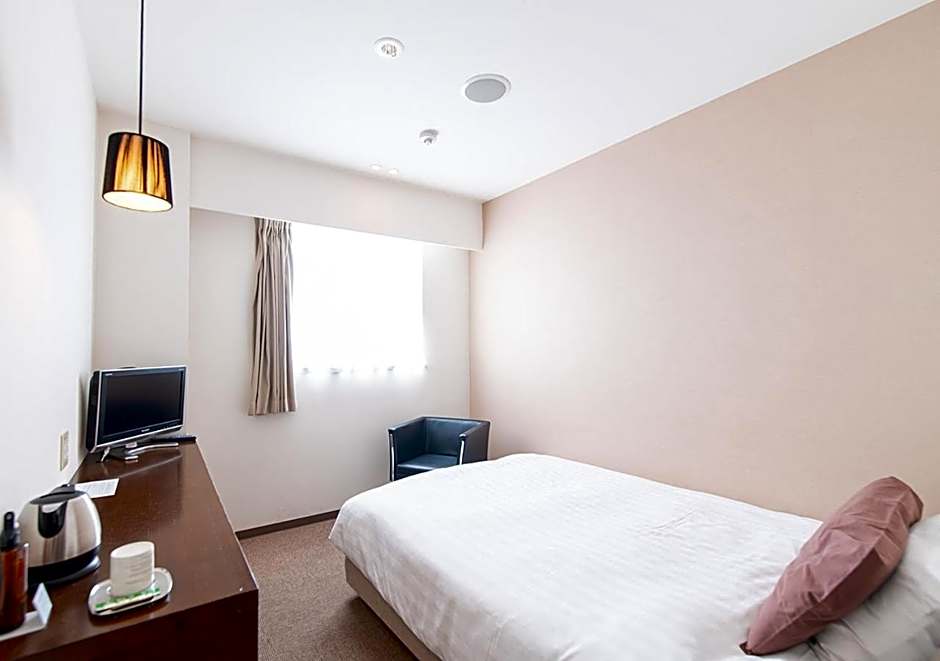 Hotel day by day