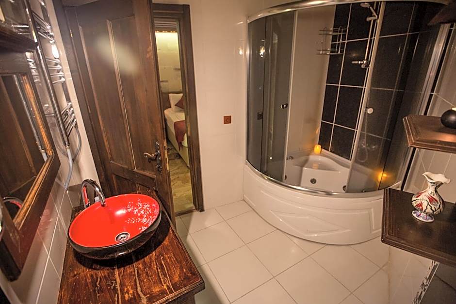 Hermes Cave Hotel