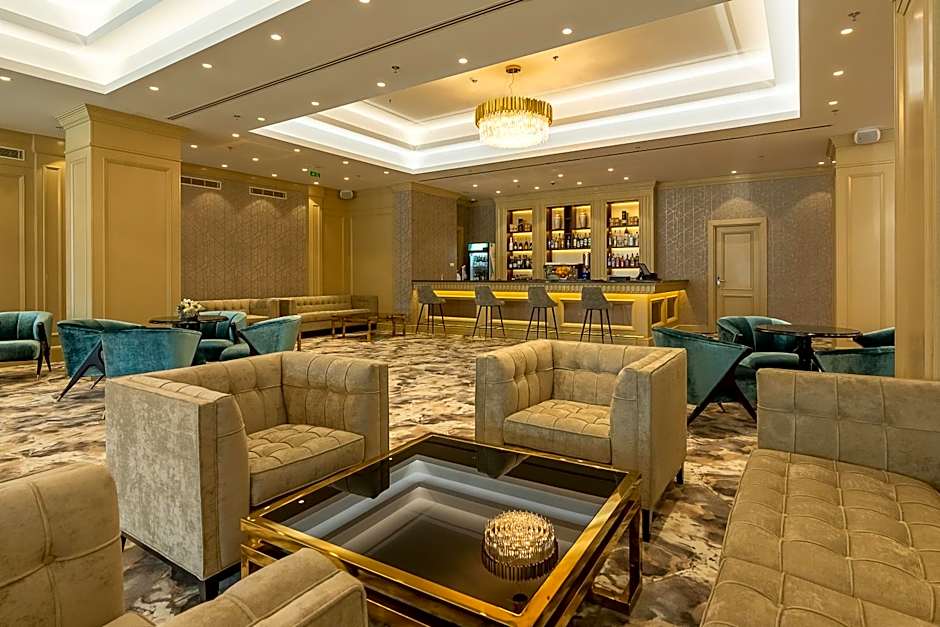 Astoria Grand Hotel