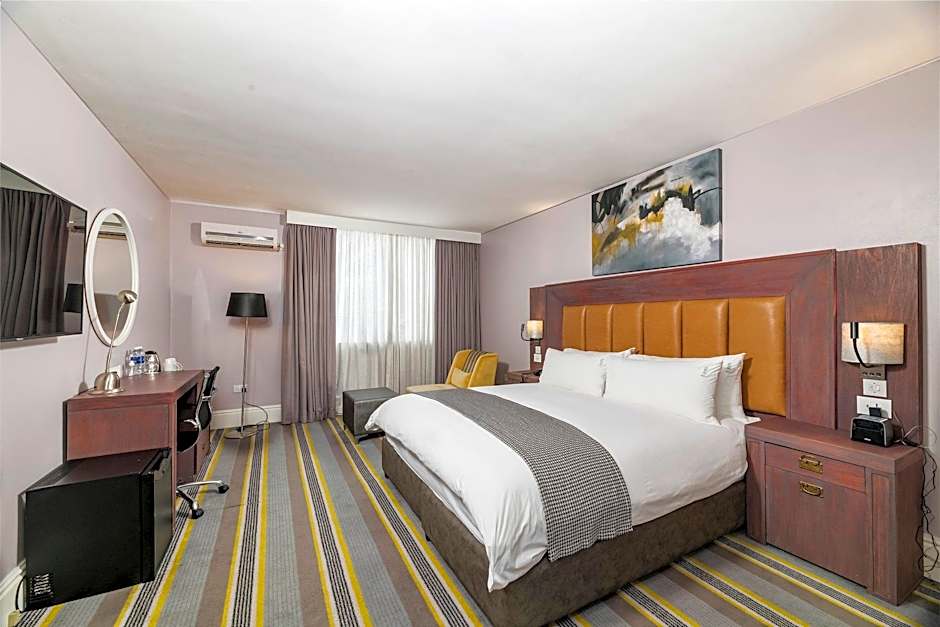 Photo 1 of 5 of Standard 1 King Bed, Mountain View