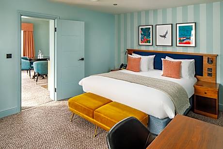 One-Bedroom King Suite