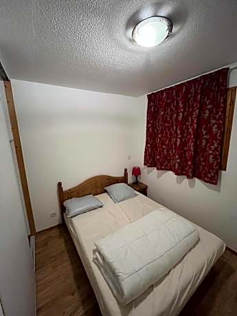 Chalet (8 Adults)