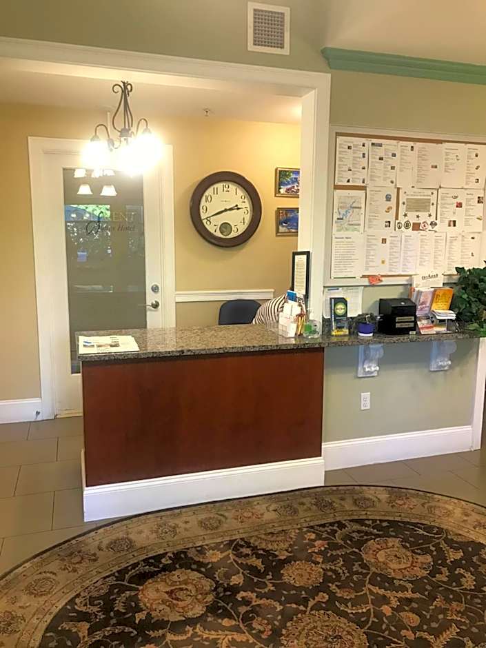 Crescent Suites Hotel