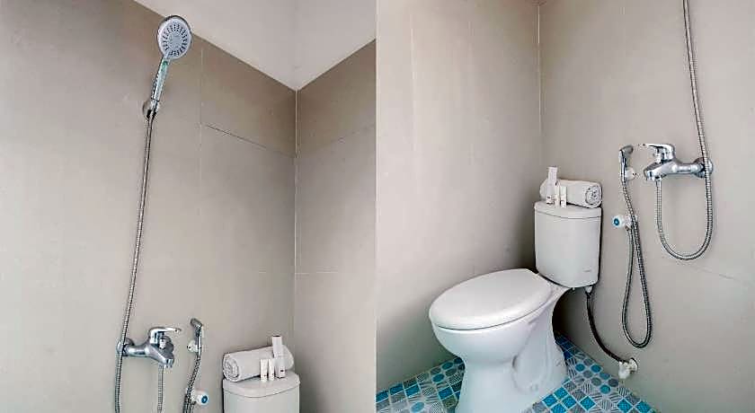 OYO 866 Idola Residence