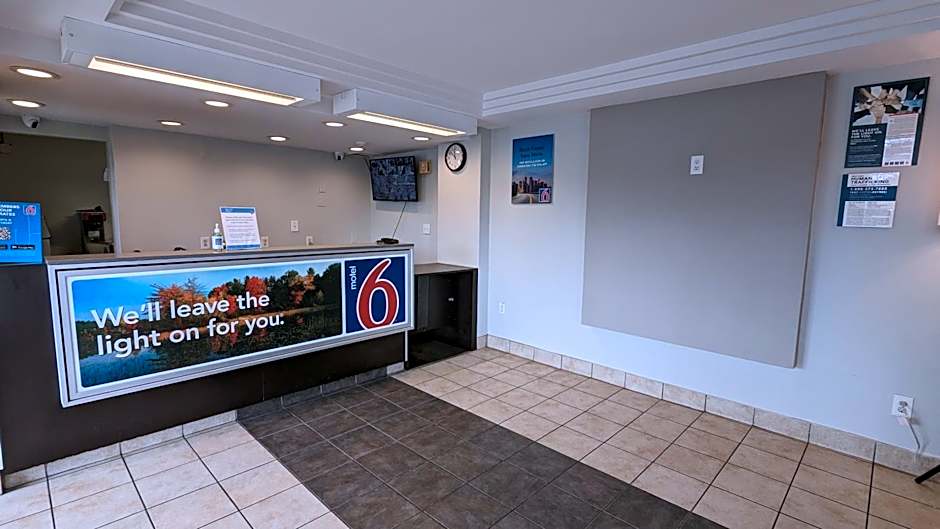 Motel 6-Leominster, MA