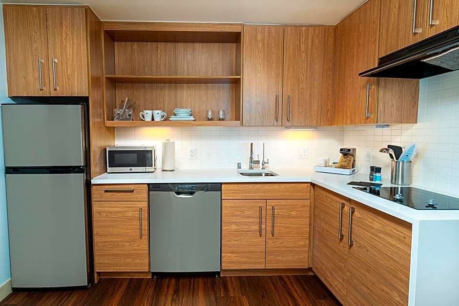 Element Sacramento Airport