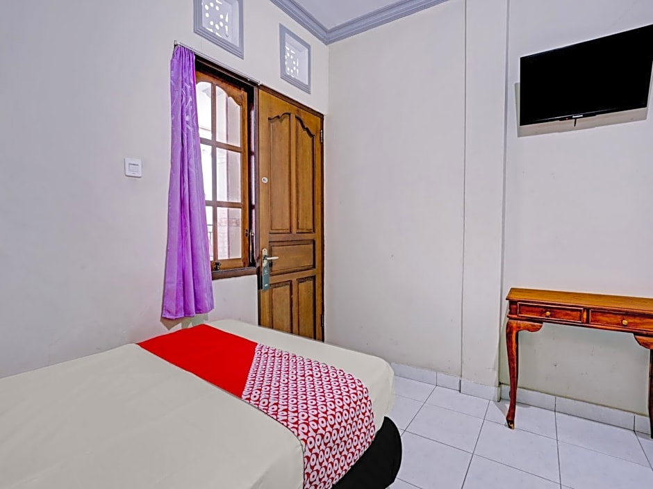 OYO 90520 Kuta Family Guest House