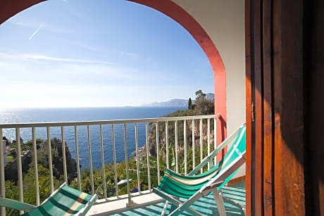 Double or twin sea view with balcony