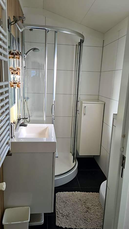 Cassandria Bad - luxe Glamping