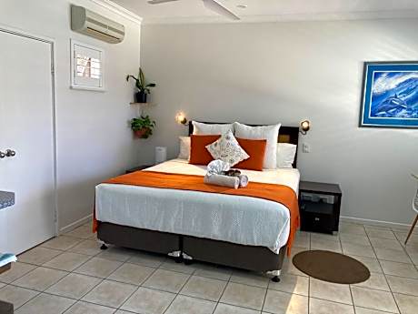 Queen Room with Spa Bath