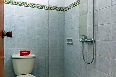 RedDoorz Syariah near Gor Ken Arok