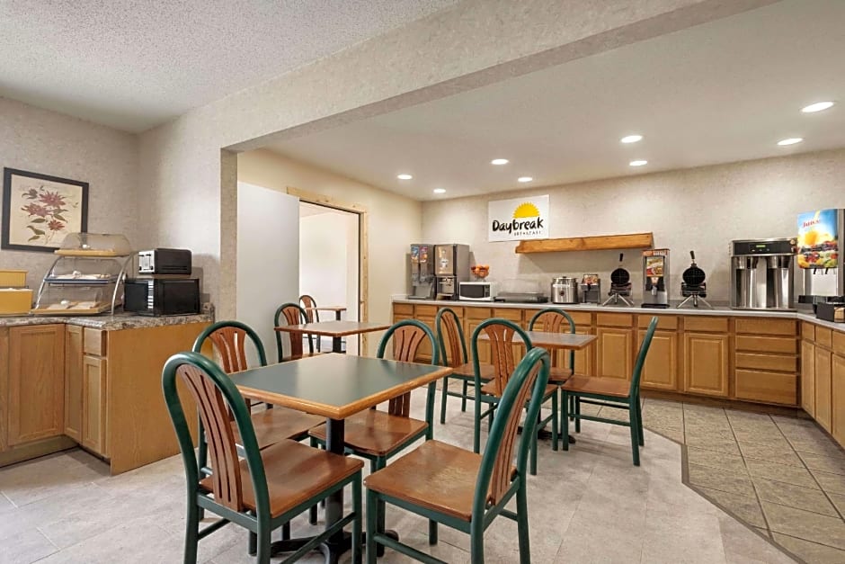 Days Inn by Wyndham Eagle River